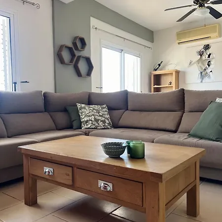 Semesterbostad Morning Flower Mit Zentralheizung Pégeia